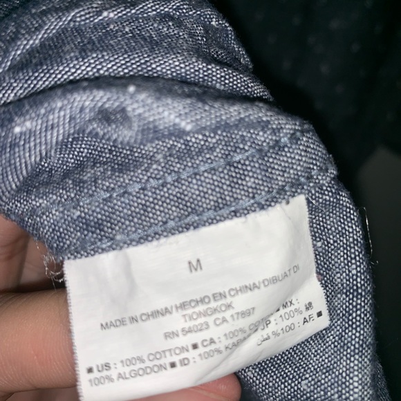 OLD NAVY slim fit chambray print button down shirt - Picture 5 of 5